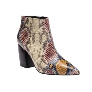 Jeffrey Campbell kiani snakeskin embossed ankle boots size 6